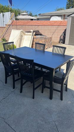 Black Dinner Table