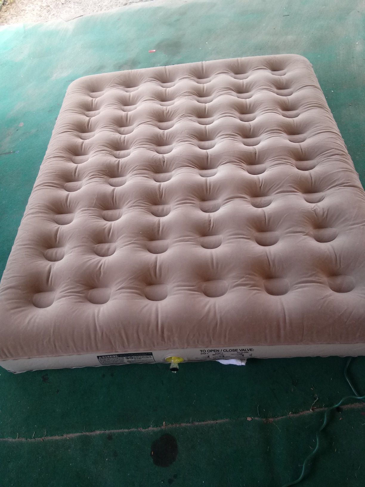 Coleman queen size air mattress