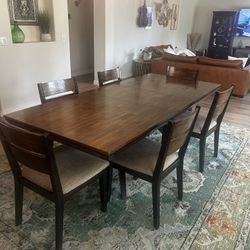 Dining Table And 6 Chairs 