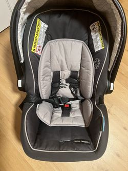 SNUGRIDE SNUGLOCK 35 car seat With Base.