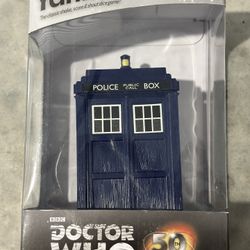 Yahtzee Doctor Who Tarids Collector's Edition USAopoly police box 