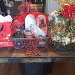 Holiday Gift Baskets for EVERYONE!! **PRICES VARY
