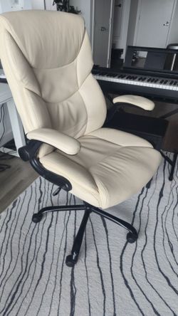 Executive chair with headrest