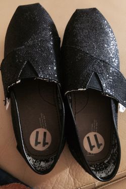 Young girl shoes toms black with glitter