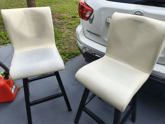 Table and 2 chairs