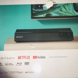 DVD’S & DVD PLAYER 