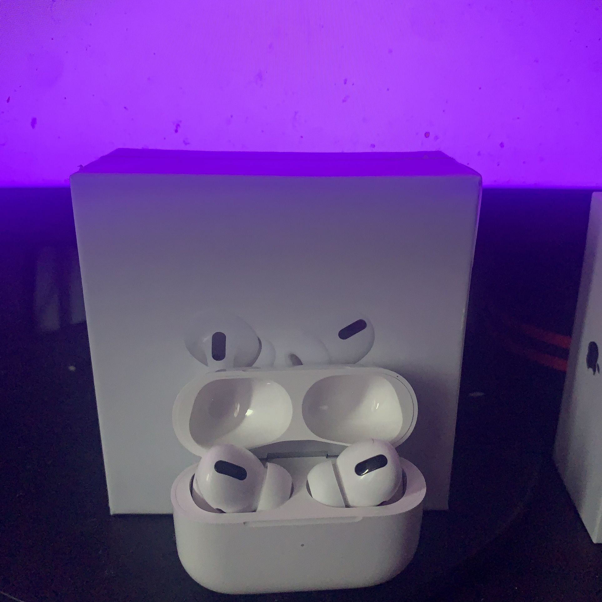 Apple Airpod Pro 2nd Generation With MagSafe Wireless Charging Case 11