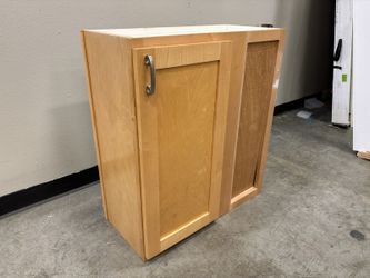 Shaker Style Single Door 30×27 Lower Cabinet with Country Maple Finish and Silver Pulls