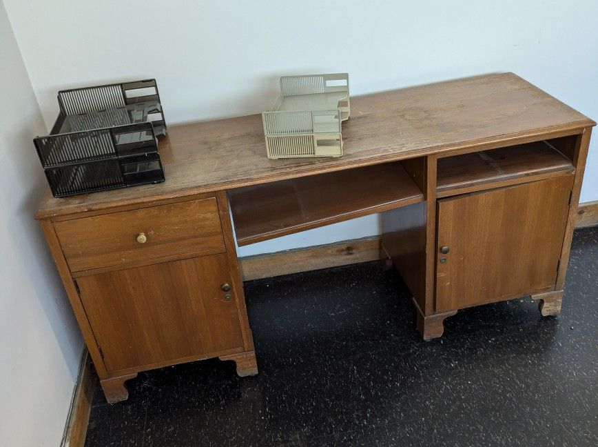 FREE wooden desk