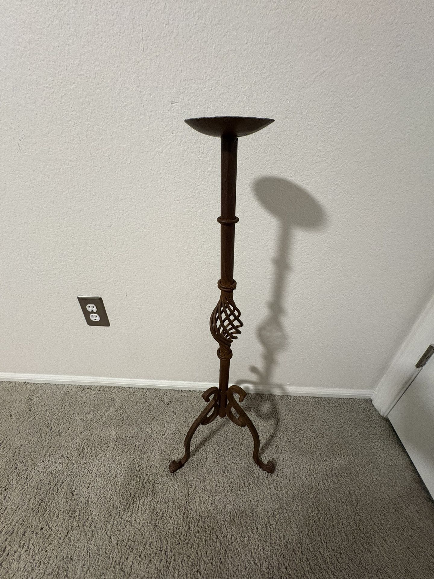 Metal Floor Candle Holder Rustic Bird Nest Design