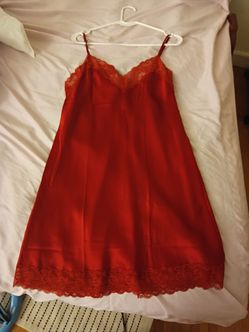 intimissimi BRAND NEW Red Silk Slip. M.Never worn