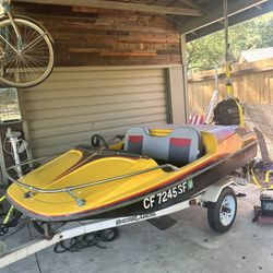 1984 Addictor Mini Boat 190. 