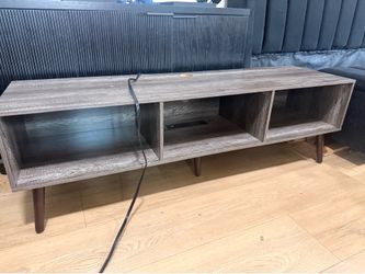 Tv stand / entertainment stand