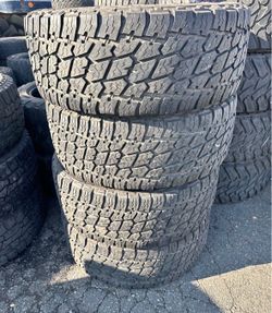 265/70/17 nitto set de Tires con 80% de vida las 4
