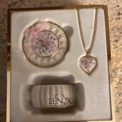 Lenox Jewelry Box And Pendant 