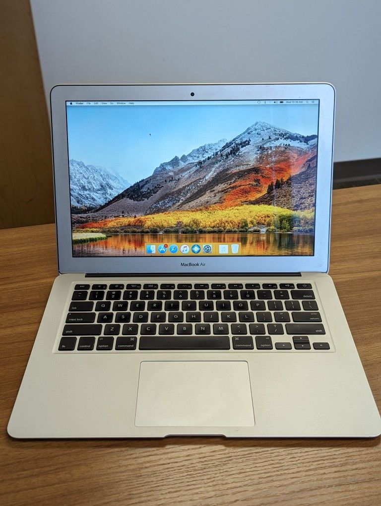 Macbook Air 13" inch Like New