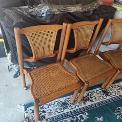 Three Piece Table Set In Very Good Condition