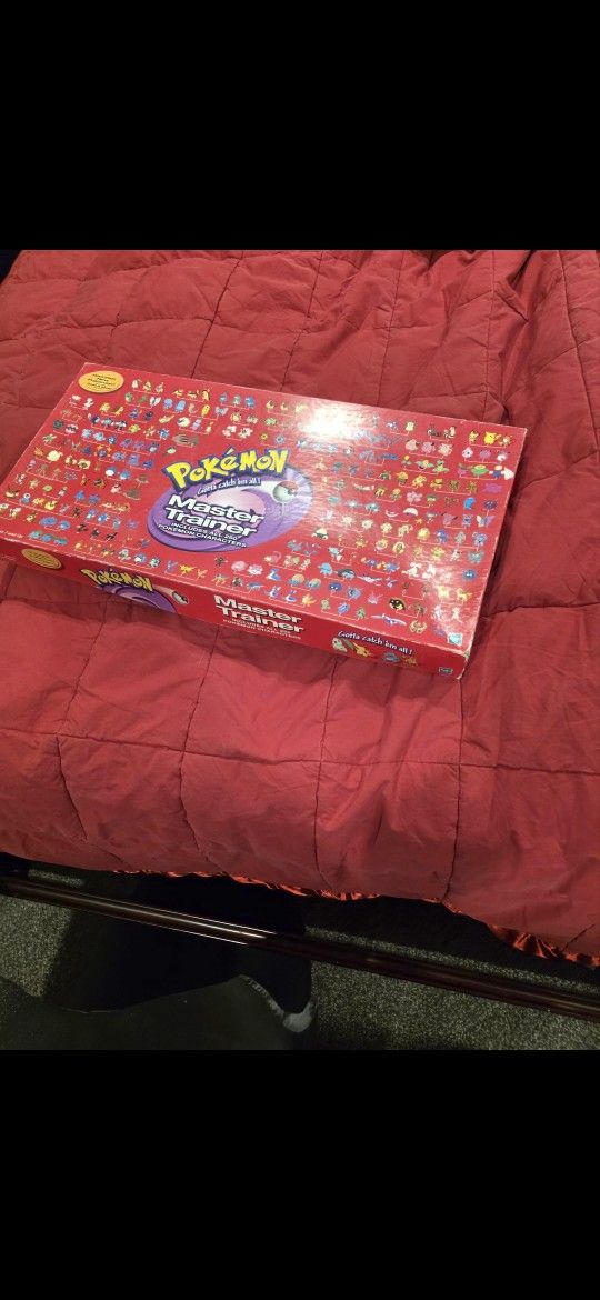 Pokémon Master Trainer Red Box