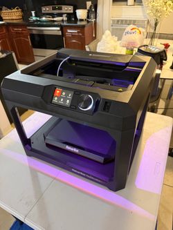 3d printer Makerbot Replicator plus