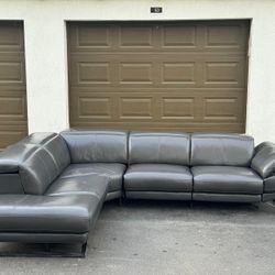 Sectional Couch/Sofa - Like new - Recliners - Delivery Available 🚛