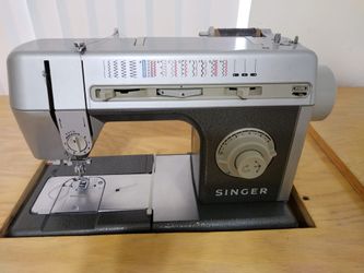 Singer Sewing Machine 