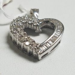 14k White Gold Dia 1.08ctw 25x20mm Size Heart Pendant 