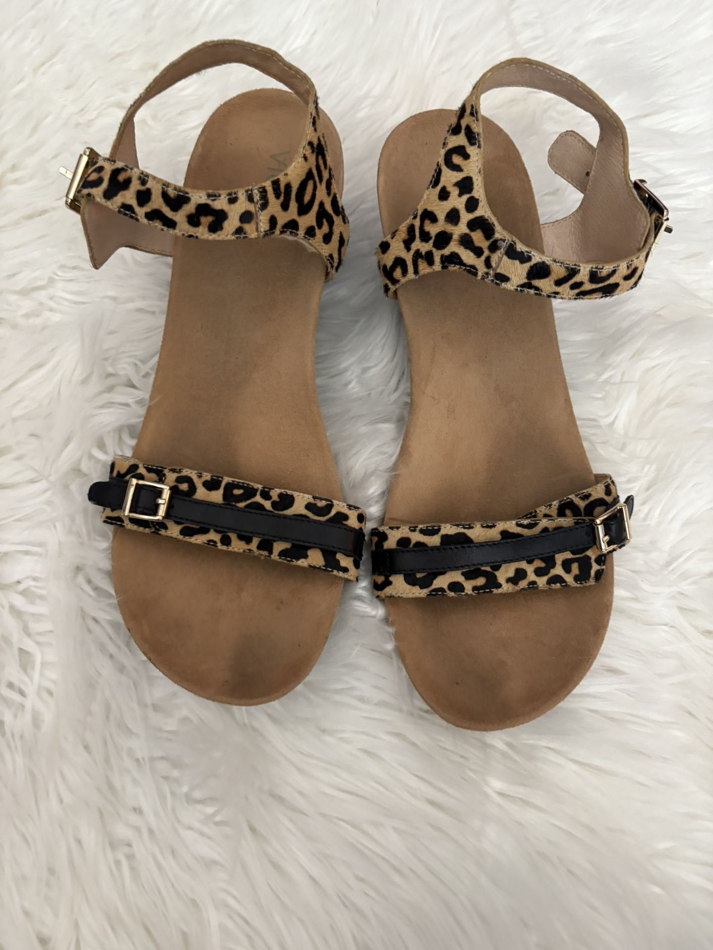 Vionic Women's Leopard Print Wedge Sandals Size 11 pre owned