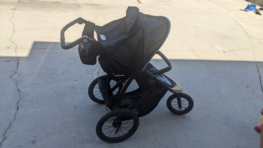 Graco Single Baby Jogger stroller With Cup Holder Accessory 