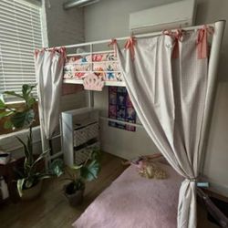 Twin loft bed