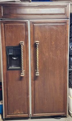 Hello I'm Selling This Double door Refrigerator 