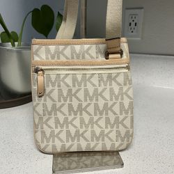 Michael Kors Crossbody Bag 