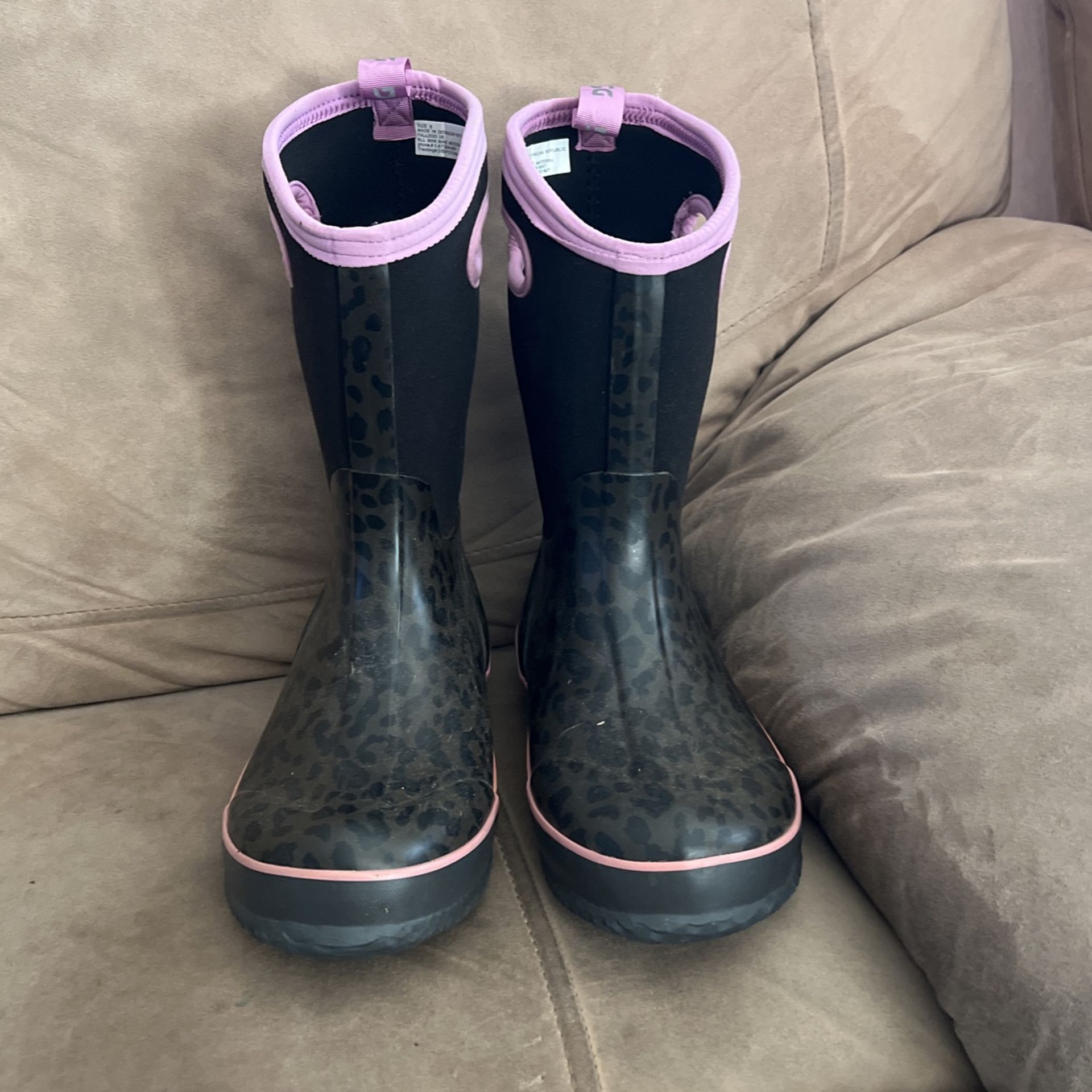 Girls Size 6 Snow/rain Boots Dsg Brand 