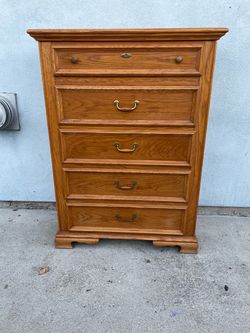 Vintage Stanley Furnishings Large Oak 5 Drawer TallBoy/Dresser