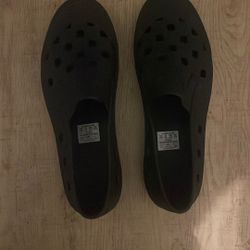 Vans Men’s Size 10 Slip On Trek Shoes