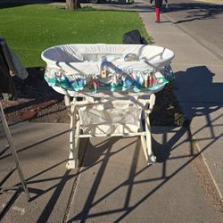 Vintage Bassinet 