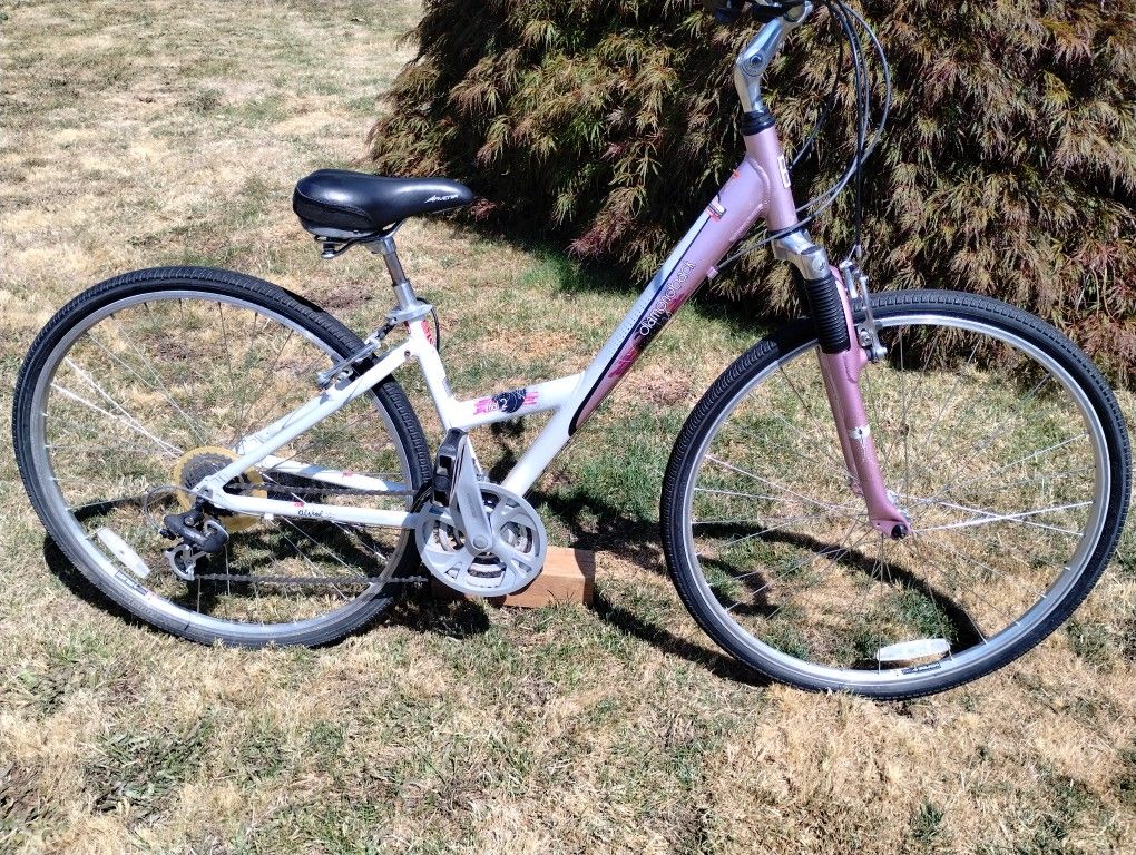Diamondback vital 2 women's hybrid bike costco hotsell