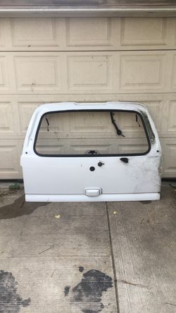 04 Tahoe Rear Hatch