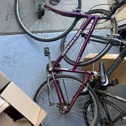 Women’s Cannondale bike for sale 150 or best offer