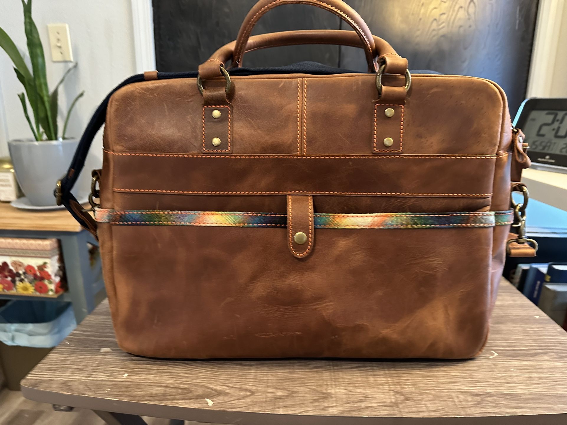 50$ Pendleton Leather Cross Body Messenger / Laptop / Briefcase Bag