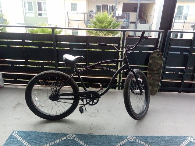 Schwinn Beach Cruiser With Fat Tires Like New