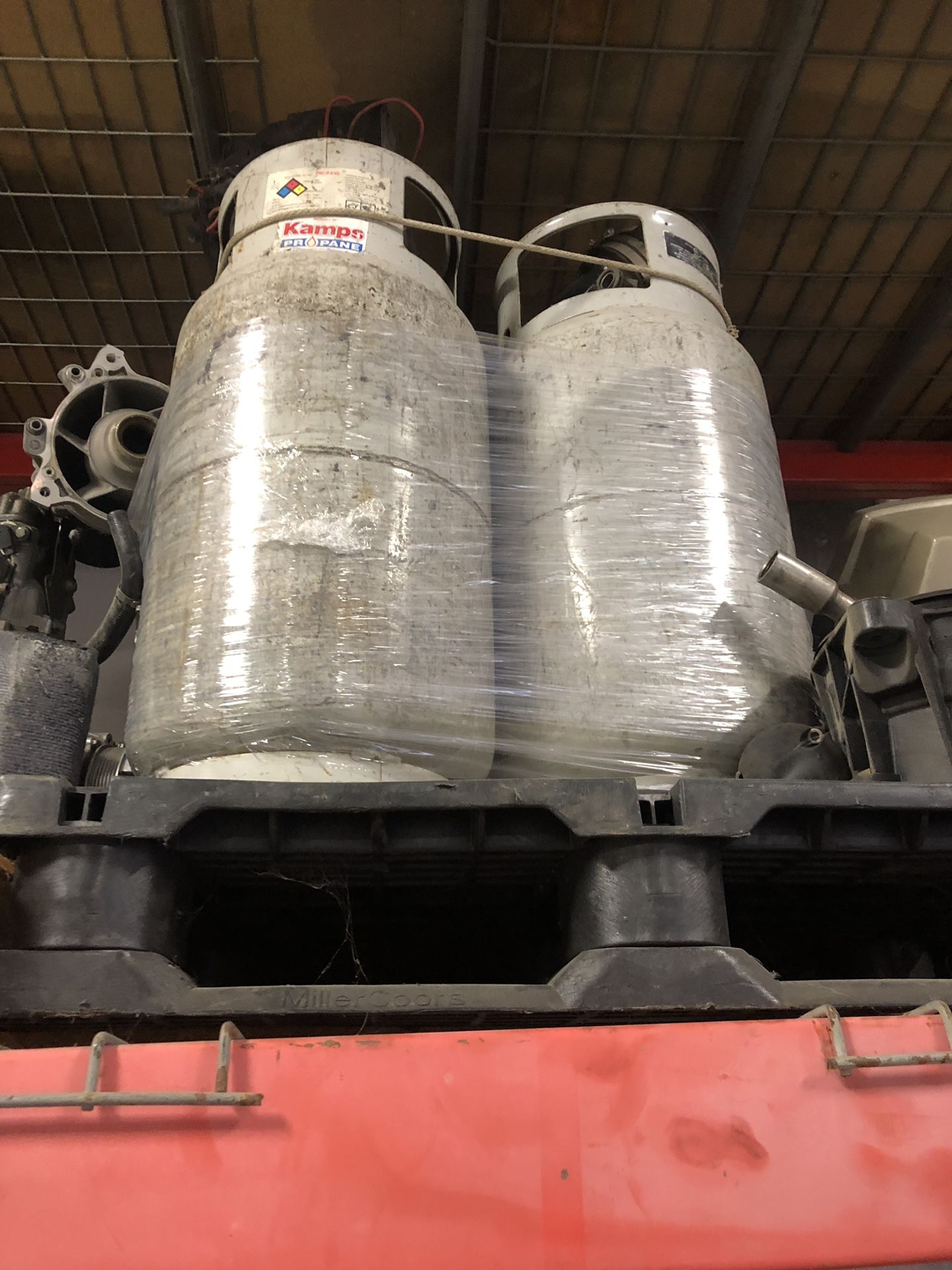 Forklift propane tanks