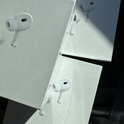 Airpods pro Gen 2 *GIVE OFFERS*