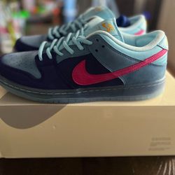 Nike SB dunk low - Run the Jewels - $200