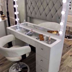 New Small Glass Top Make Up Vanity Desk With Mirror And Lights 