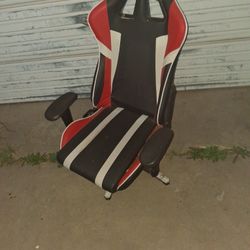 Gaming Chair In Okay Condition 