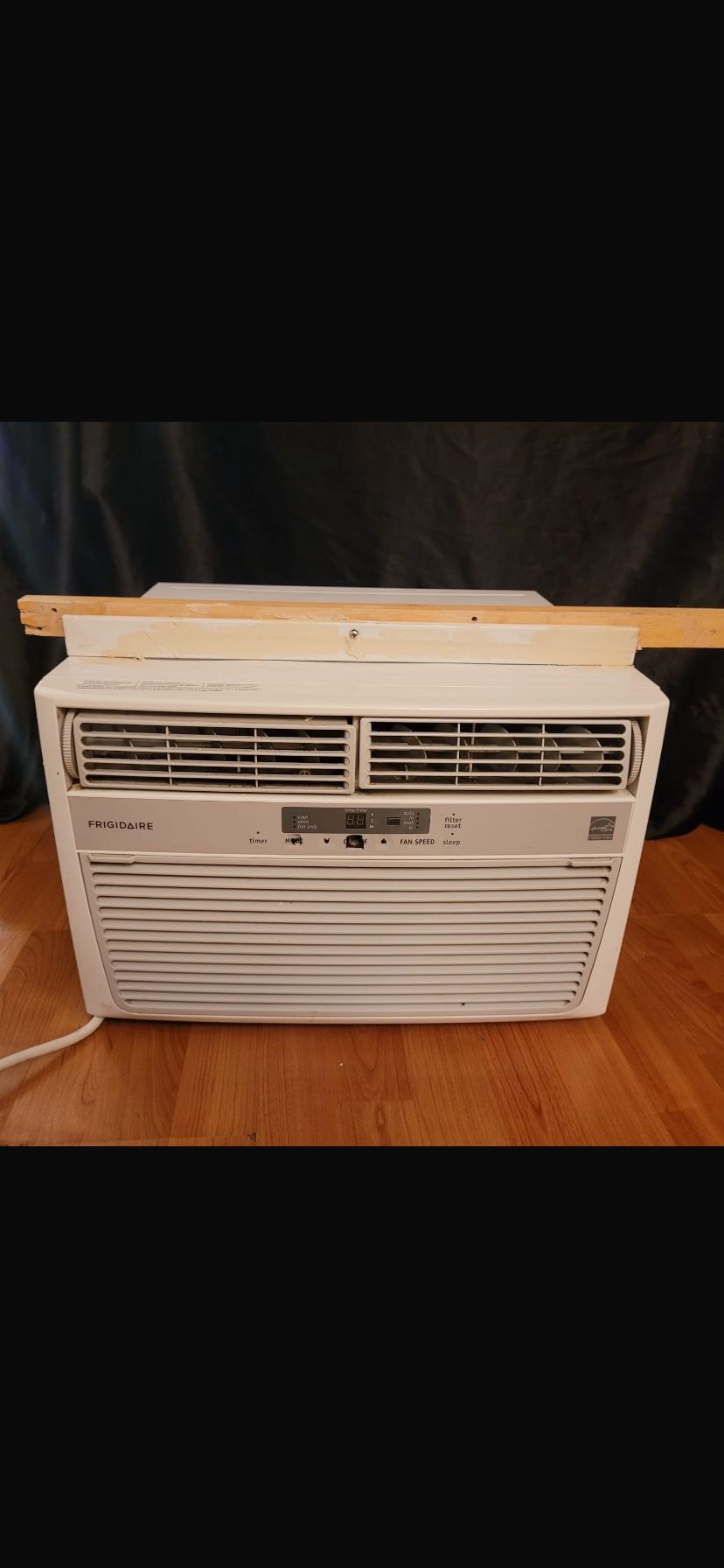 8000 BTU Fridgiare Window Ac