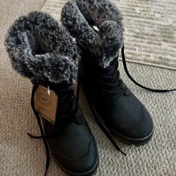 Bogs women’s winter boots size 8 1/2.