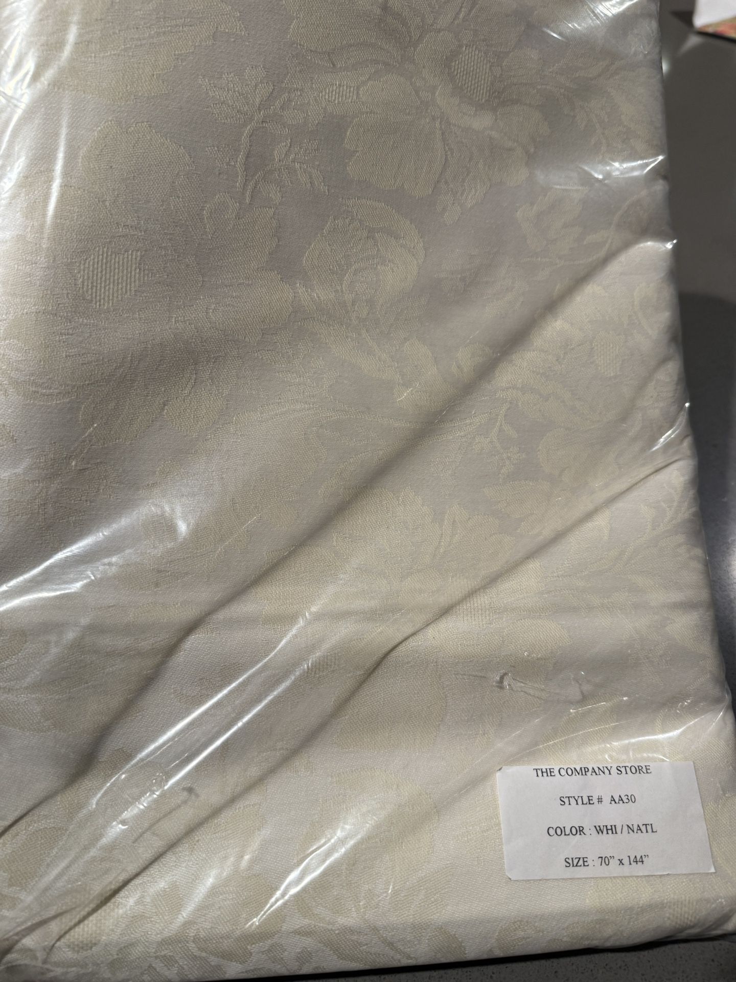 New Formal White/Natural Color Tablecloth