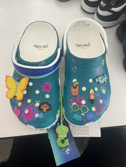 Disney Encanto Crocs Size 5j