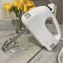 Hand Mixer/ Batidora De Mano 